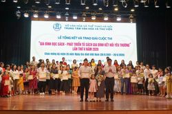 Trao giải cuộc thi 'Gia đình đọc sách - Phát triển tủ sách gia đình kết nối yêu thương' lần thứ II - năm 2026