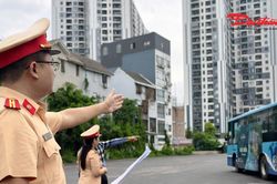 Hơn 220 t&agrave;i xế xe bu&yacute;t H&agrave; Nội được 's&aacute;t hạch' kiến thức ph&aacute;p luật, tăng cường an to&agrave;n tr&ecirc;n từng chuyến xe