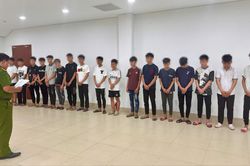 Khởi tố 14 thanh thiếu ni&ecirc;n mang hung kh&iacute;, lạng l&aacute;ch g&acirc;y tai nạn ở Huế