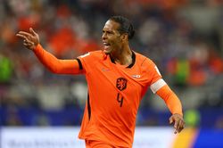 Tunisia 1-3 Hà Lan: 'Cơn lốc màu da cam' giữ vững ngôi đầu