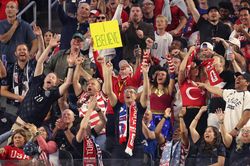 Ba đội chủ nhà cùng ghi điểm tại World Cup 2026