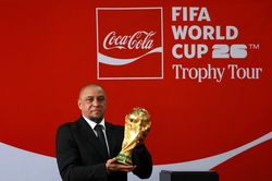 Roberto Carlos chấm ai là số một thế giới?