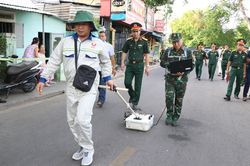 Sử dụng radar xuyên đất khảo sát tìm mộ liệt sĩ ở khu vực Kinh thành Huế
