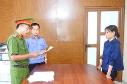 Khởi tố người phụ nữ d&ugrave;ng v&ograve;i xịt g&acirc;y thương t&iacute;ch người b&aacute;n rau tại Ph&uacute; Thọ