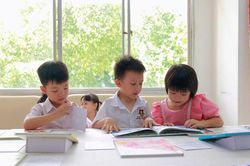 Tọa đàm 'Gieo hạt yêu sách cho trẻ thơ'