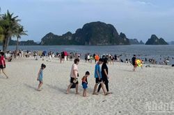 Cấp cứu làn da bị cháy nắng sau kỳ nghỉ ở biển
