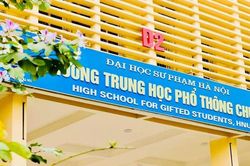 Trường chuyên Đại học Sư phạm hạ điểm chuẩn, tuyển bổ sung vào lớp 10