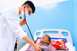 Kỹ thuật E-CPR cứu sống cụ ông bị ngừng tim