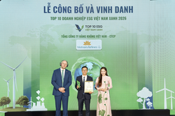 Vietnam Airlines hai năm liên tiếp vào Top 10 Doanh nghiệp ESG Việt Nam Xanh