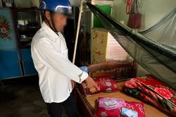Truy nóng đối tượng cướp tiền, vé số của cụ già