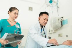 Truyền lượng máu lớn cứu sống người bệnh bị vỡ động mạch chủ ngực nguy kịch