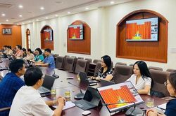 Đổi mới giảng dạy l&yacute; luận ch&iacute;nh trị từ m&ocirc; h&igrave;nh lớp học th&ocirc;ng minh