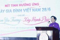 'Chạm y&ecirc;u thương - X&acirc;y hạnh ph&uacute;c' lan tỏa gi&aacute; trị gia đ&igrave;nh Việt