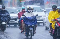 Thời tiết ngày 26/6: Bắc Bộ mưa dông, Trung Bộ tiếp tục nắng nóng