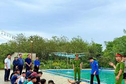 Tuổi trẻ Hà Tĩnh dạy bơi miễn phí cho trẻ