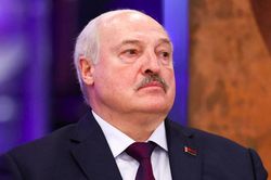 Tổng thống Lukashenko cảnh b&aacute;o Ukraine chớ k&eacute;o Belarus v&agrave;o xung đột