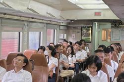 C&oacute; g&igrave; tr&ecirc;n 'Đo&agrave;n t&agrave;u Bạch Mai' đưa 1.200 y b&aacute;c sĩ đi l&agrave;m giữa H&agrave; Nội - Ninh B&igrave;nh?