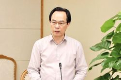 Bộ trưởng GD-ĐT: 'Không phải không có người dạy mà giáo viên đang quá tải'