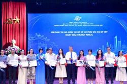 Gia đình Việt Nam đoạt giải cuộc thi viết về điển hình tiên tiến, người tốt, việc tốt thành phố Hà Nội năm 2026