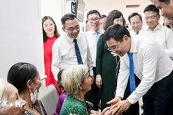 Bộ trưởng Bộ Y tế: Phát triển y tế chuyên sâu gắn với củng cố y tế cơ sở