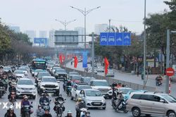 H&agrave; Nội siết quản l&yacute; phương tiện của c&ocirc;ng nh&acirc;n v&agrave; xe kinh doanh vận tải