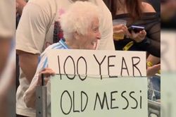 B&iacute; ẩn cụ b&agrave; 100 tuổi 'đu' Messi tới World Cup