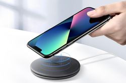 D&ugrave;ng sạc kh&ocirc;ng d&acirc;y, cần biết những điều n&agrave;y