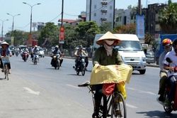 Không phải nhiệt độ, đây mới là nguyên nhân chính khiến miền Bắc oi bức cả ngày
