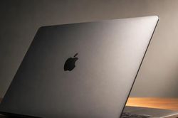 Tin sốc cho sinh vi&ecirc;n: Apple tăng gi&aacute; MacBook Neo