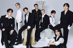 B&aacute;n album triệu bản to&agrave;n cầu, Stray Kids vẫn gặp kh&oacute; ở qu&ecirc; nh&agrave;