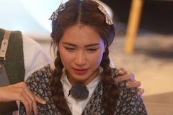 Niềm vui chưa trọn vẹn với ca sĩ Hòa Minzy