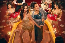Mesdames Thanh Sắc bùng nổ mạng xã hội