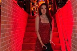 Người mẫu Han Hye Jin gây sốt với đôi chân dài ở tuổi 43
