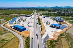 Cận cảnh trạm dừng nghỉ đầu tiên trên cao tốc Bắc - Nam qua Thanh Hóa
