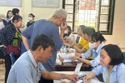 Số người hưởng lương hưu tăng mạnh do nghỉ hưu trước tuổi sau sắp xếp bộ m&aacute;y