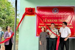 Bàn giao nhà tình nghĩa cho gia đình khó khăn tại xã Thạnh Bình