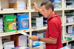 Chờ nguồn cung sách giáo khoa dồi dào từ nhà xuất bản