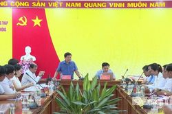 Đoàn Đại biểu Quốc hội tỉnh Đồng Tháp khảo sát công tác thu thuế chuyển nhượng quyền sử dụng đất tại các cụm tuyến dân cư vượt lũ