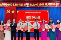 Phường Diên Hồng công bố và trao quyết định bổ nhiệm cán bộ