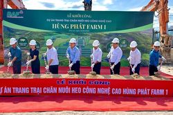 Khởi công trang trại chăn nuôi heo công nghệ cao tại xã Pờ Tó