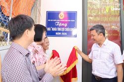 Hội Cựu chiến binh phường Nam Nha Trang bàn giao nhà 'Nghĩa tình cựu chiến binh'
