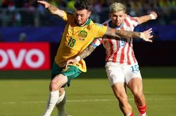 Australia và Paraguay dắt tay nhau vào vòng knock-out
