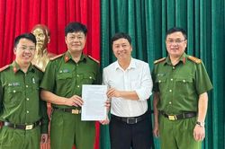 Công an xã Tả Phìn giúp người dân nhận lại gần 500 triệu đồng chuyển khoản nhầm