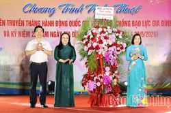Chương trình nghệ thuật chào mừng kỷ niệm 25 năm Ngày gia đình Việt Nam