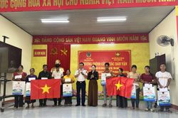 Cảnh sát biển đồng hành với đồng bào dân tộc, tôn giáo xã Kim Ngân