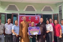 Chùa Minh Giác (TP.HCM) bàn giao nhà tình thương và trao quà đến các hộ khó khăn tại tỉnh Gia Lai