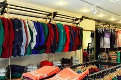Với hàng triệu khách hàng trên môi trường số, vì sao thời trang Việt vẫn chưa có thương hiệu lớn?