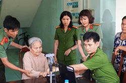 Những c&acirc;u chuyện x&uacute;c động trong h&agrave;nh tr&igrave;nh gi&aacute;m định ADN t&igrave;m mộ liệt sĩ