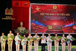 Cum thi đua số 5 trao giải Hội thi Báo cáo viên giỏi tuyên truyền Nghị quyết XIV của Đảng