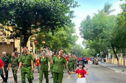 'Ba Nhất' ở Công an phường Hội An góp phần giữ bình yên phố cổ